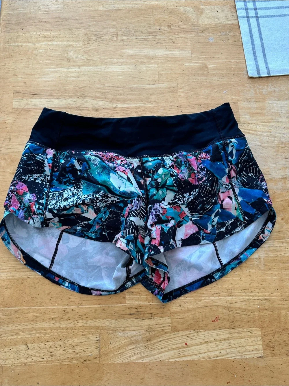 Lululemon shorts size 2